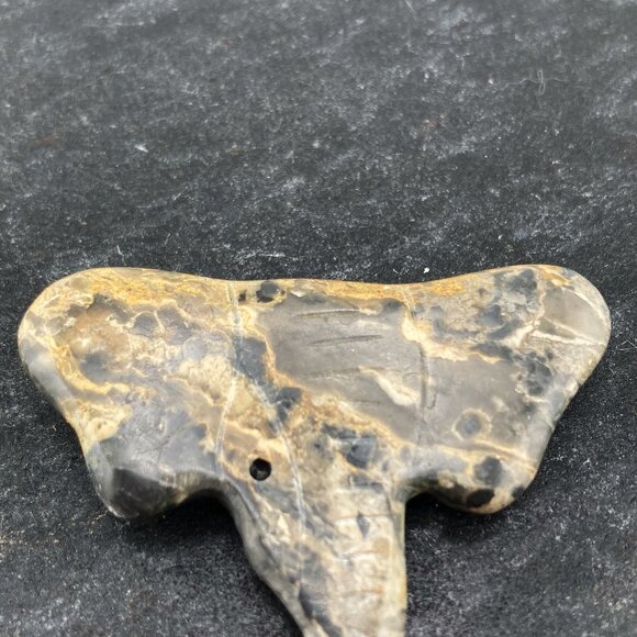 VINTAGE Carved grey stone elephant's head brooch ~ Boho safari 1980s 1990s pin - Picture 5 of 8